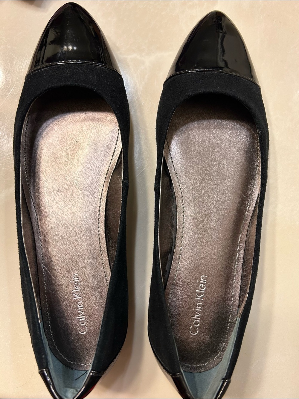 Calvin Klein Ballet Flat Pointed Toe Patent Leather Sleek Feminine shoes Sz 5.5.